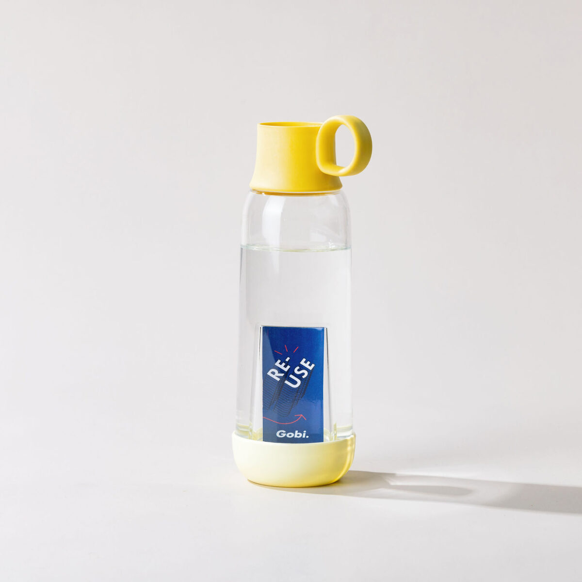 gourde française personnalisée tritan bioplastique <strong data-start="138" data-end="165" data-is-only-node="">Gourde française 460 ml</strong> en Tritan et bioplastique d’origine végétale. Dimensions 6,5 x 22 cm, poids 0,15 kg. Techniques de personnalisation disponibles : étiquette numérique quadri (2 zones), tampographie 1 ou 2 couleurs (zone de 4 x 10 cm), gravure laser avec ou sans nominatifs (zone de 4 x 2,5 cm), impression numérique quadri (zone de 4 x 10 cm). Zones de marquage sur le corps (28 x 70 mm) et le bouchon (Ø 35 mm).