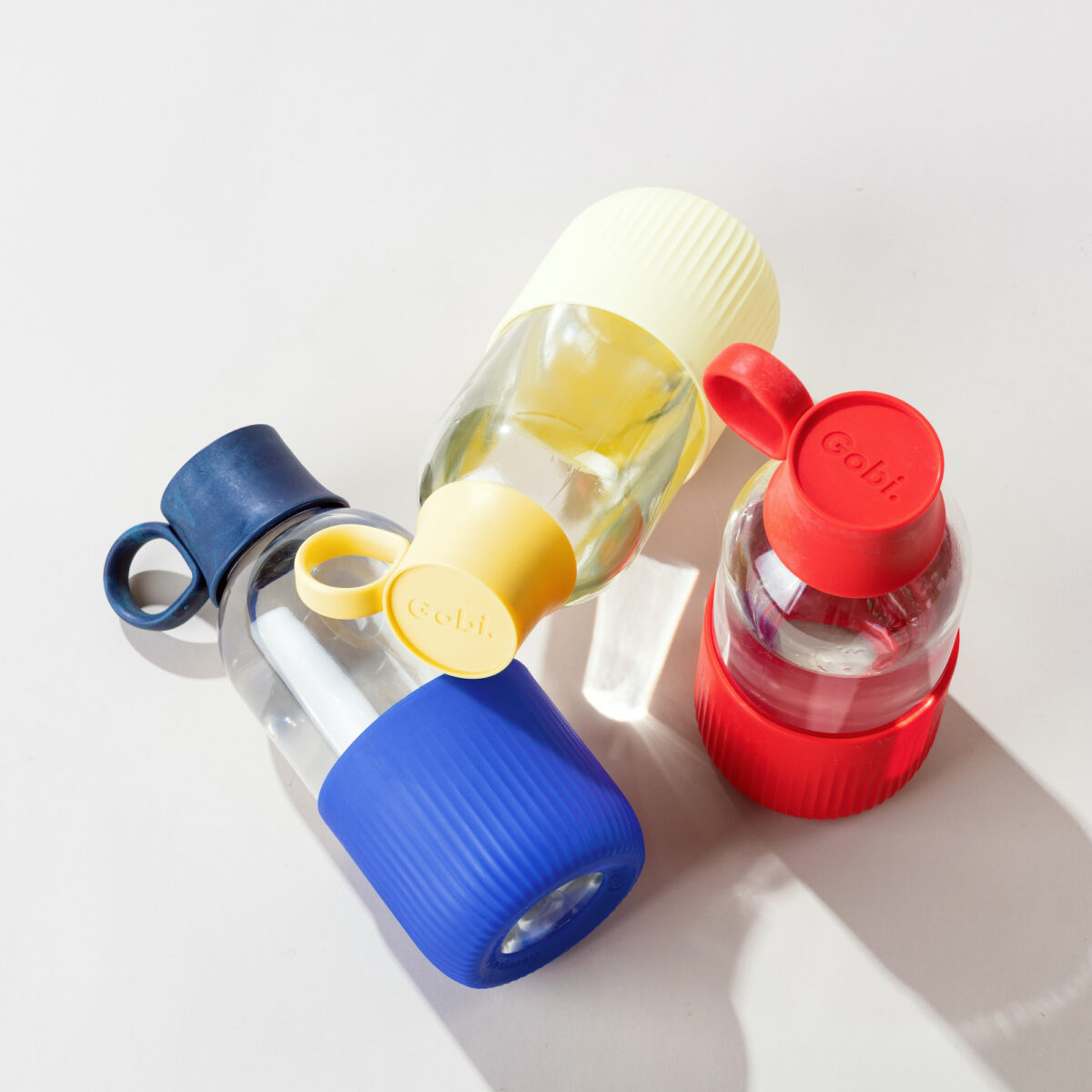 Gourde en verre personnalisable. Contenance : 500 ml. Dimensions : 7 x 19,7 cm. Poids : 300 g. Personnalisation : étiquette numérique (quadri). Zone de marquage : diamètre 35 mm. Matière : Verre et bioplastique (origine végétale).