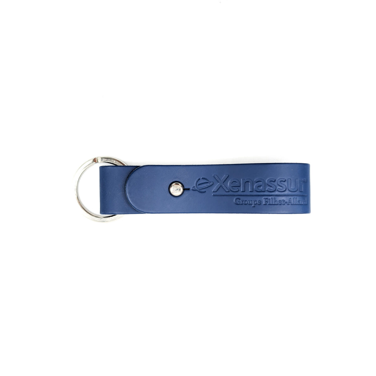 Porte-clés ceinture en cuir recyclé. Dimensions : 1,5 x 9 cm, 2 x 12 cm. Poids : 10 g. Personnalisation : embossage. Zone de marquage : 15 x 100 mm.