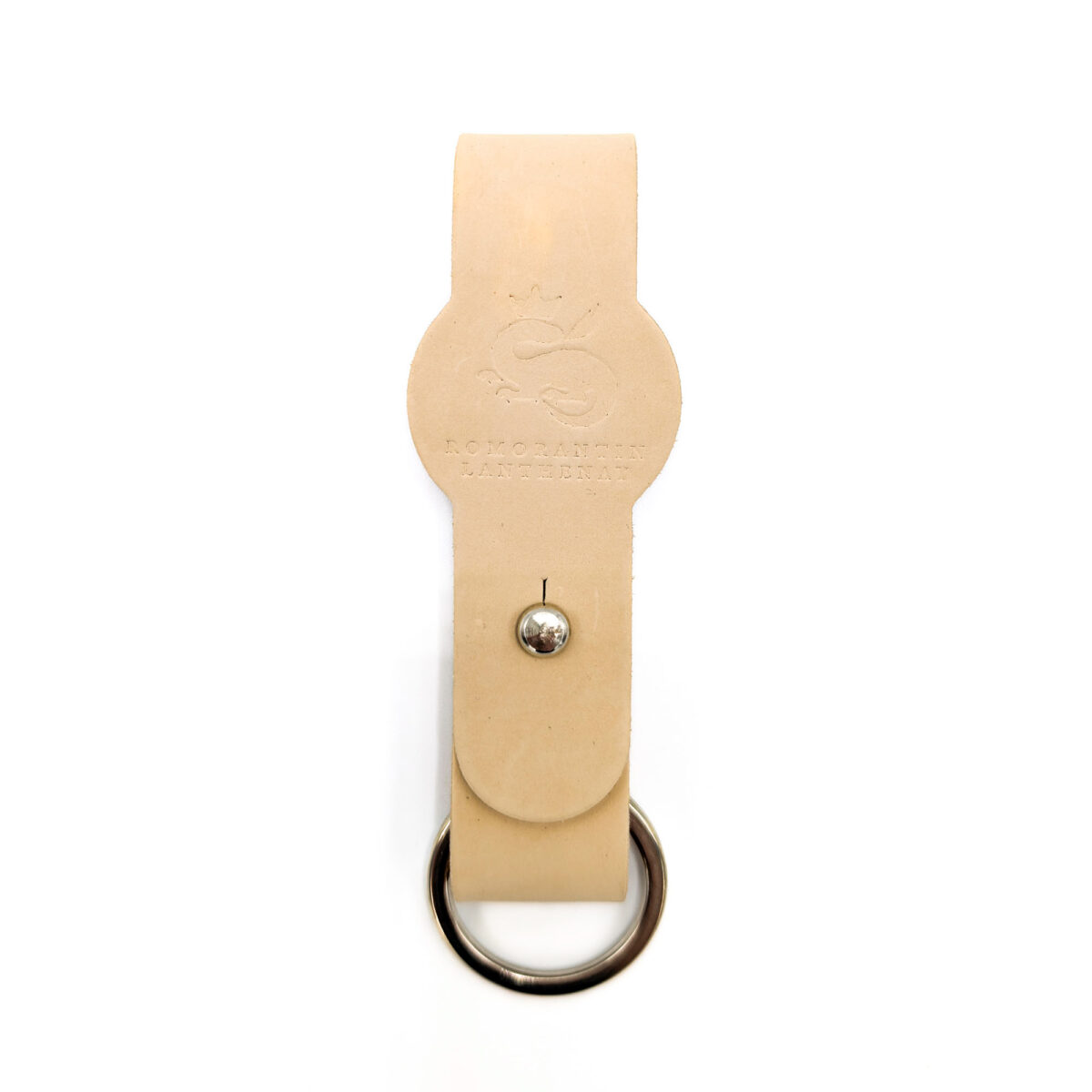 porte-clés en cuir recyclé <strong data-start="208" data-end="247">Porte-clés en cuir recyclé</strong>, disponible en trois formats : <strong data-start="279" data-end="303">lanière grand format</strong> (2 x 12 cm), <strong data-start="317" data-end="341" data-is-only-node="">lanière petit format</strong> (1,5 x 9 cm) et <strong data-start="358" data-end="378">format médaillon</strong> (2 x 12 cm). Léger avec un poids de 10 g. Personnalisation par <strong data-start="442" data-end="455">embossage</strong> sur une zone de marquage de 15 x 100 mm. Fabrication en <strong data-start="512" data-end="522">France</strong>.