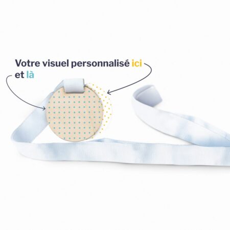 Description : modifiée Une médaille en bois personnalisable et française.