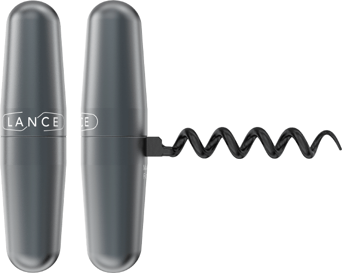Porte-clé tire-bouchon décapsuleur. Dimensions : 90 x 20 mm. Poids : 58 g. Personnalisation : gravure laser, gravure laser + nominatif. Zone de marquage : 30 mm x 15 mm. Format : standard, avec anneau, avec cordon. Matière : mèche acier revêtue de téflon noir. Couleurs : anthracite, métal, noir, rouge, fuschia, bleu, turquoise, vert, orange, chocolat, bleu blanc rouge. Info utile : très pratique pour vos repas à la plage le soir. Origine : France.