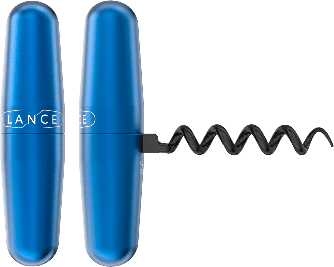 Porte-clé tire-bouchon décapsuleur. Dimensions : 90 x 20 mm. Poids : 58 g. Personnalisation : gravure laser, gravure laser + nominatif. Zone de marquage : 30 mm x 15 mm. Format : standard, avec anneau, avec cordon. Matière : mèche acier revêtue de téflon noir. Couleurs : anthracite, métal, noir, rouge, fuschia, bleu, turquoise, vert, orange, chocolat, bleu blanc rouge. Info utile : très pratique pour vos repas à la plage le soir. Origine : France.