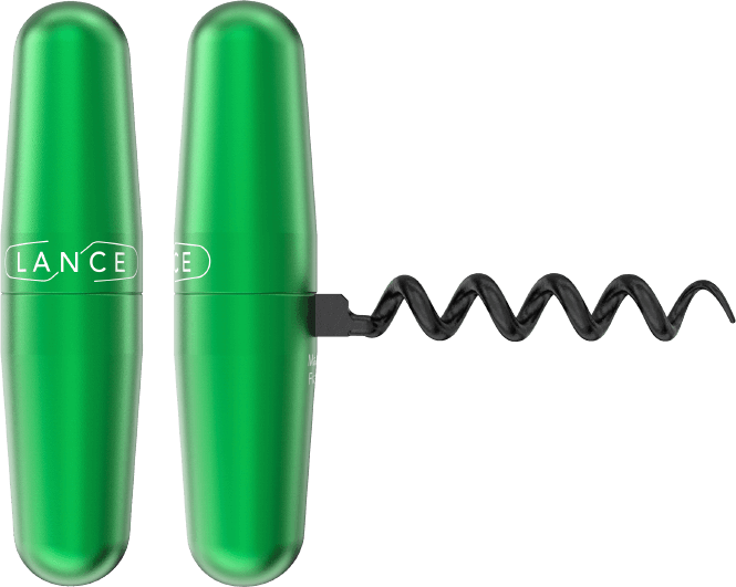 Porte-clé tire-bouchon décapsuleur. Dimensions : 90 x 20 mm. Poids : 58 g. Personnalisation : gravure laser, gravure laser + nominatif. Zone de marquage : 30 mm x 15 mm. Format : standard, avec anneau, avec cordon. Matière : mèche acier revêtue de téflon noir. Couleurs : anthracite, métal, noir, rouge, fuschia, bleu, turquoise, vert, orange, chocolat, bleu blanc rouge. Info utile : très pratique pour vos repas à la plage le soir. Origine : France.