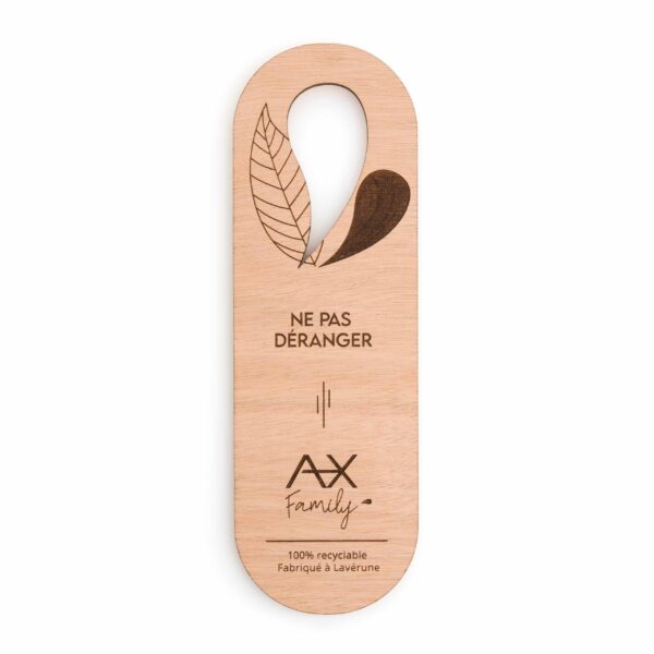 cravate de porte en bois