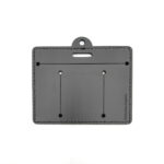 Porte-badge en cuir recyclé avec rabat et fenêtre, idéal pour afficher un badge de manière élégante. Dimensions de 80 x 160 mm et poids léger de 30 g. Personnalisable par embossage sur une zone de marquage de 10 x 25 mm. Fabrication en France.