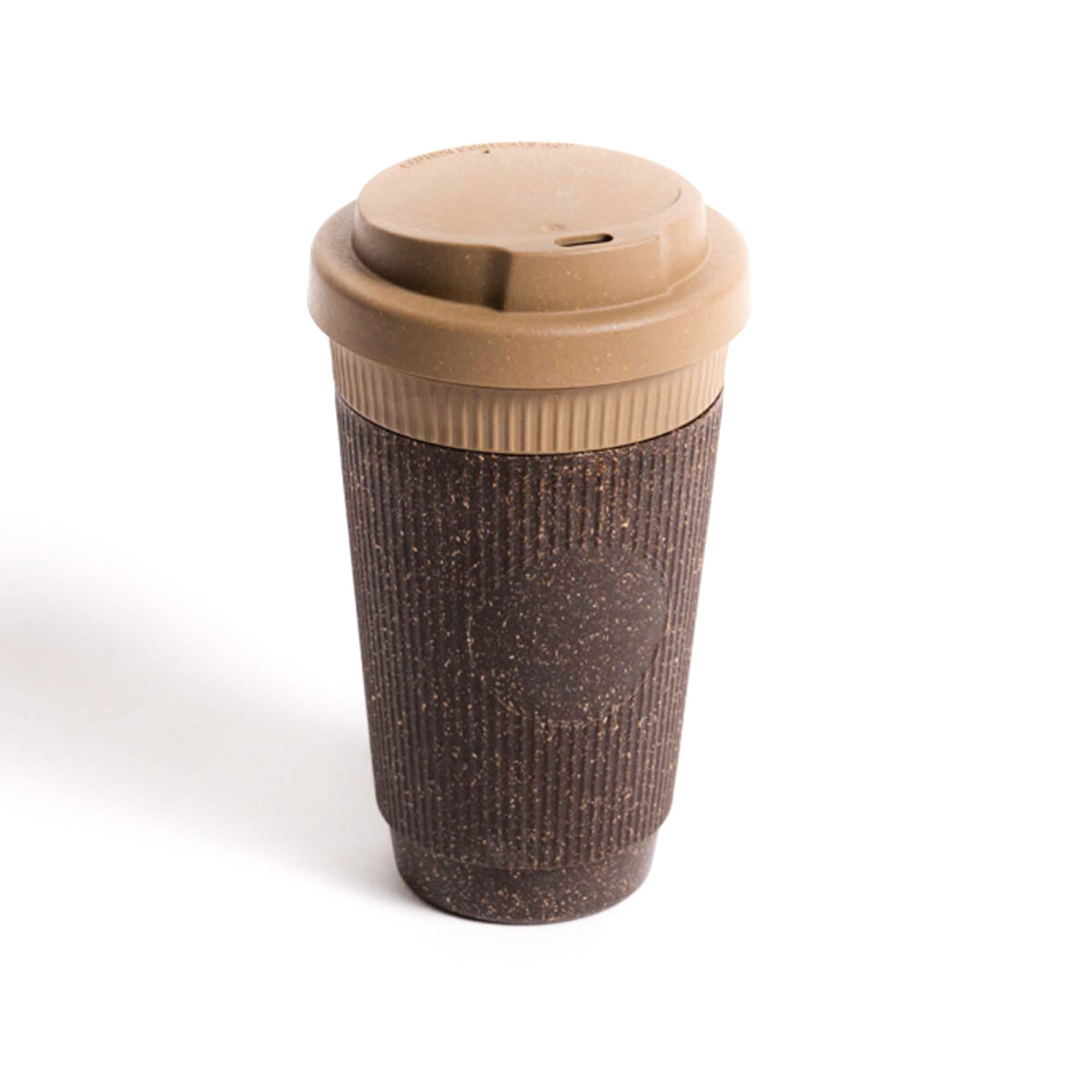 mug marc café Mug double paroi en <strong data-start="270" data-end="294">marc de café recyclé</strong>, contenance de 350 ml, dimensions 9 x 15,5 cm, poids de 135 g. Deux formats : bouchon classique ou bouchon fermé. Personnalisation par tampographie 1 couleur sur une zone de 35 mm.