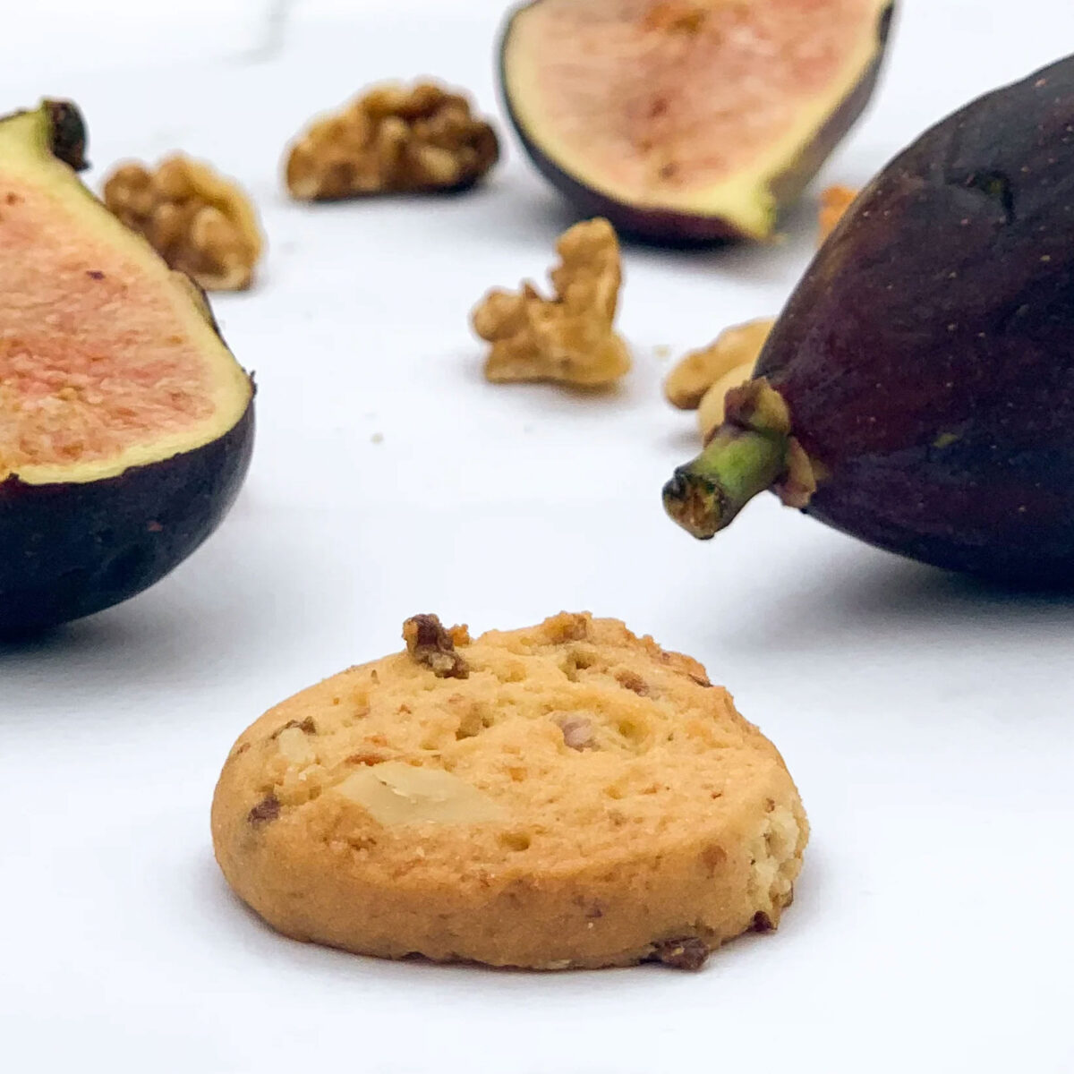 sablés fruités bio Goûtez à la douceur de l'authenticité avec nos Sablés Fruités Bio . Une recette artisanale où les ingrédients se rencontrent pour une expérience gustative inoubliable.