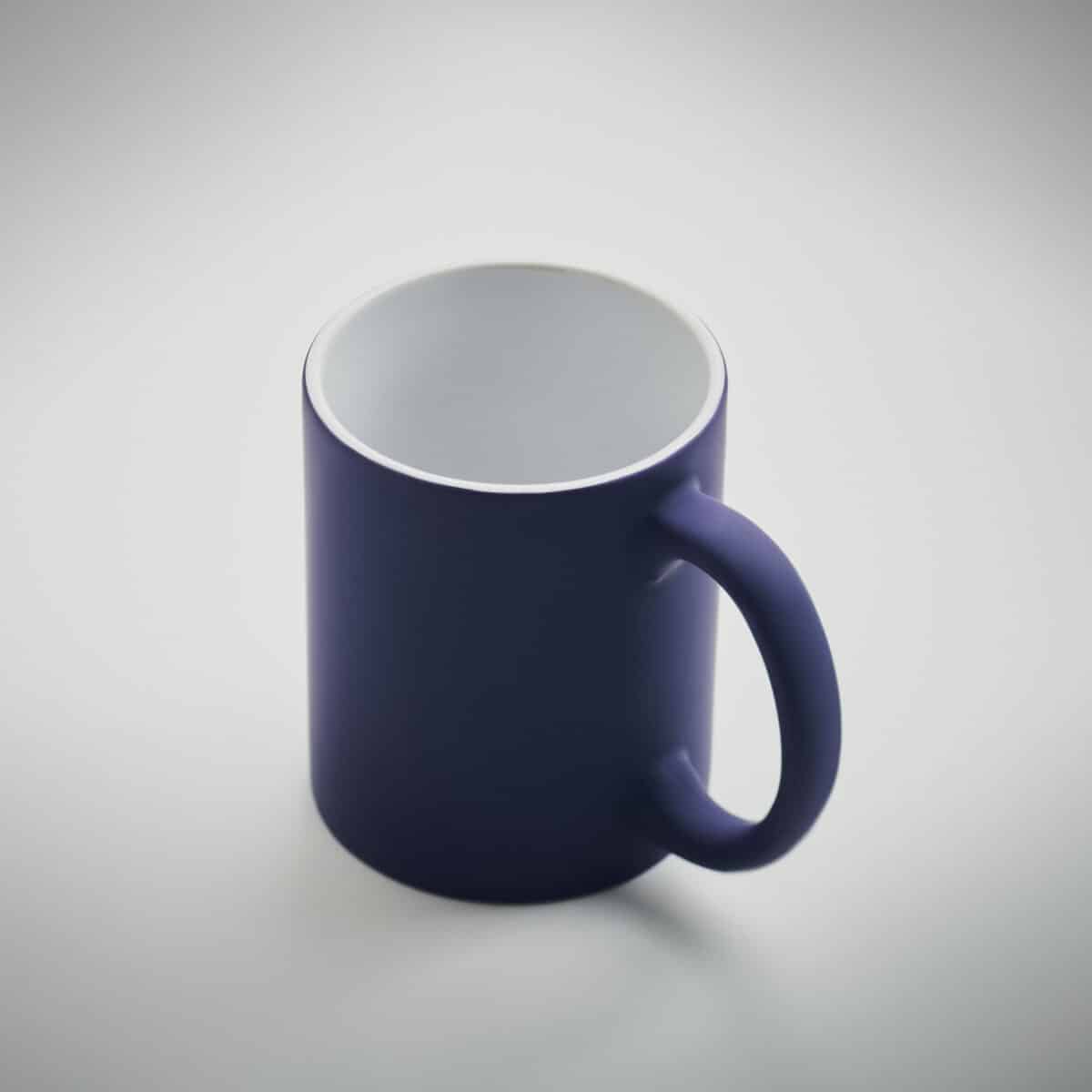 Mug céramique mate Notre mug en céramique mate offre une expérience unique pour vos boissons chaudes. Avec une contenance de 300 ml, ce mug est idéal pour le café, le thé ou le chocolat chaud.