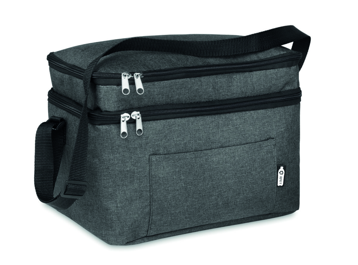 Sac isotherme deux compartiments RPET pour pique-nique et plage Le sac isotherme, en RPET 600D, est <strong>parfait pour organiser vos journées à la plage ou vos pique-niques</strong>. Avec ses deux compartiments et sa doublure PEVA, il conserve vos aliments frais plus longtemps
