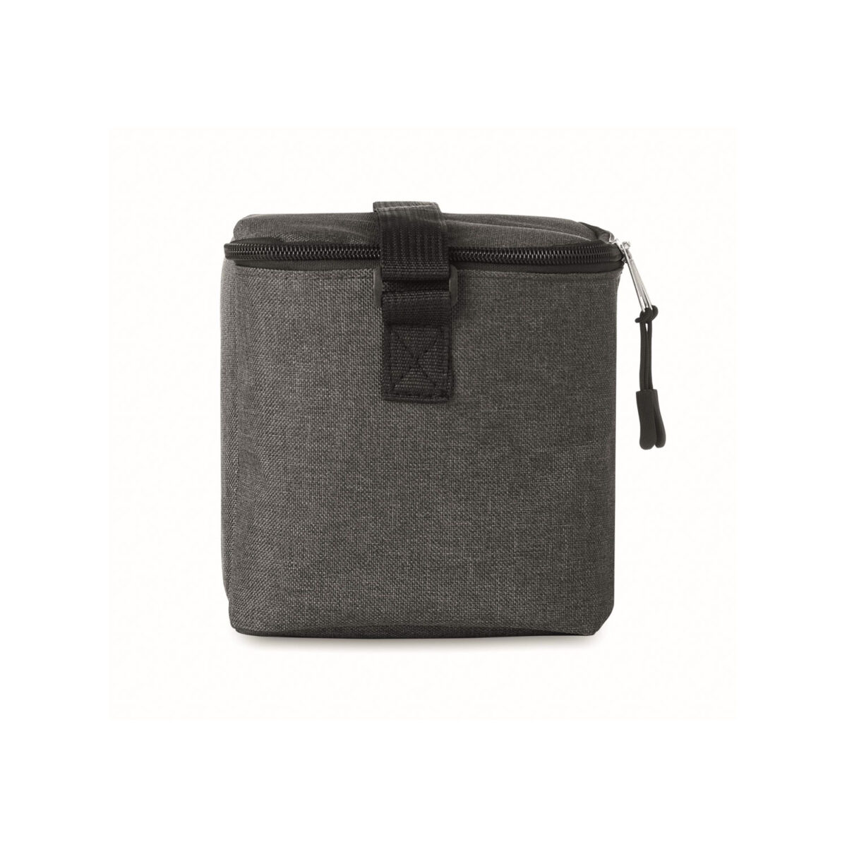Sac isotherme durable 6 canettes en RPET pour activités extérieures Emportez notre sac isotherme en RPET pour vos sorties. Conçu pour 6 canettes, avec poche frontale et bandoulière, <strong>il garde vos boissons fraîches</strong> tout en respectant l'environnement.