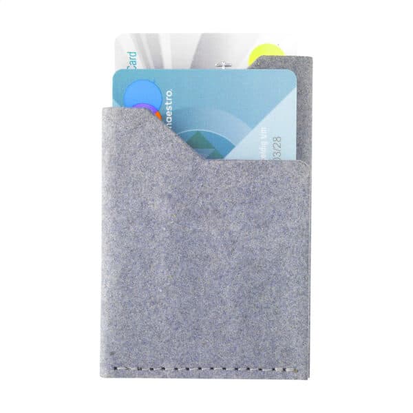 Porte-cartes compact en fibres de denim recyclées, couleur jeans, avec zone de marquage embossée.