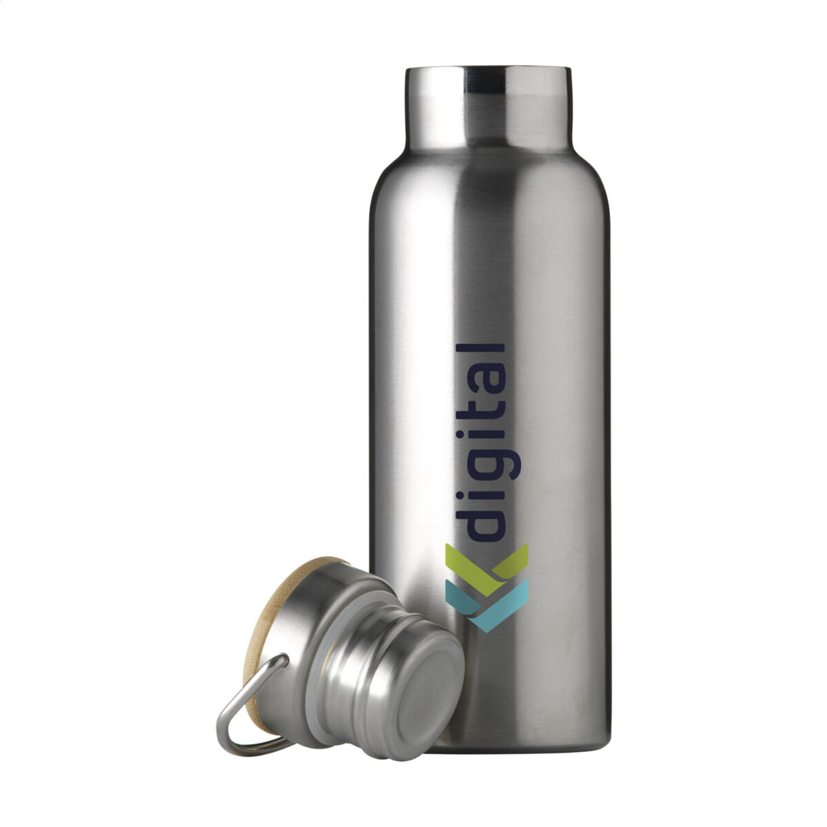 bouteille isotherme en acier recyclé,gourde en bambou et inox,bouteille 500 ml personnalisable,gourde écologique,bouteille réutilisable double paroi <strong data-start="316" data-end="384">Bouteille isotherme 500 ml en acier inoxydable recyclé et bambou</strong>, idéale pour maintenir la température des boissons. <strong data-start="437" data-end="508">Personnalisation par gravure laser ou impression numérique (quadri)</strong> sur plusieurs zones. Dimensions : 7,1 x 22 cm – Poids : 280g – Disponible en <strong data-start="594" data-end="608">6 couleurs</strong>.