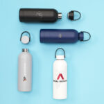 Thermos isotherme 500 ml en acier inoxydable recyclé, personnalisable en gravure laser ou impression numérique. Double paroi, maintien chaud 12h, froid 24h.