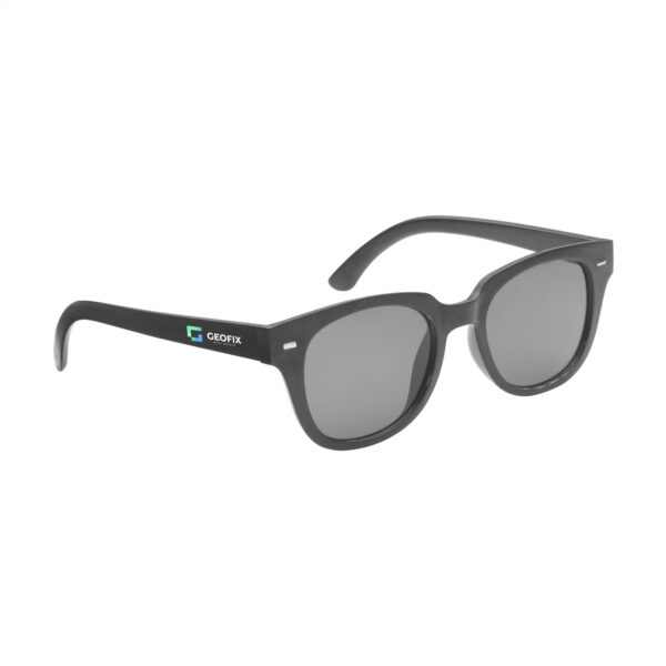 Lunettes de soleil écoresponsables en biocomposite, conçues à partir de marc de café et fibres d'écorce de pin