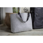 Totebag recyclé 20L en feutre RPET fabriqué à partir de bouteilles PET recyclées, personnalisable en sérigraphie (1 ou 2 couleurs)