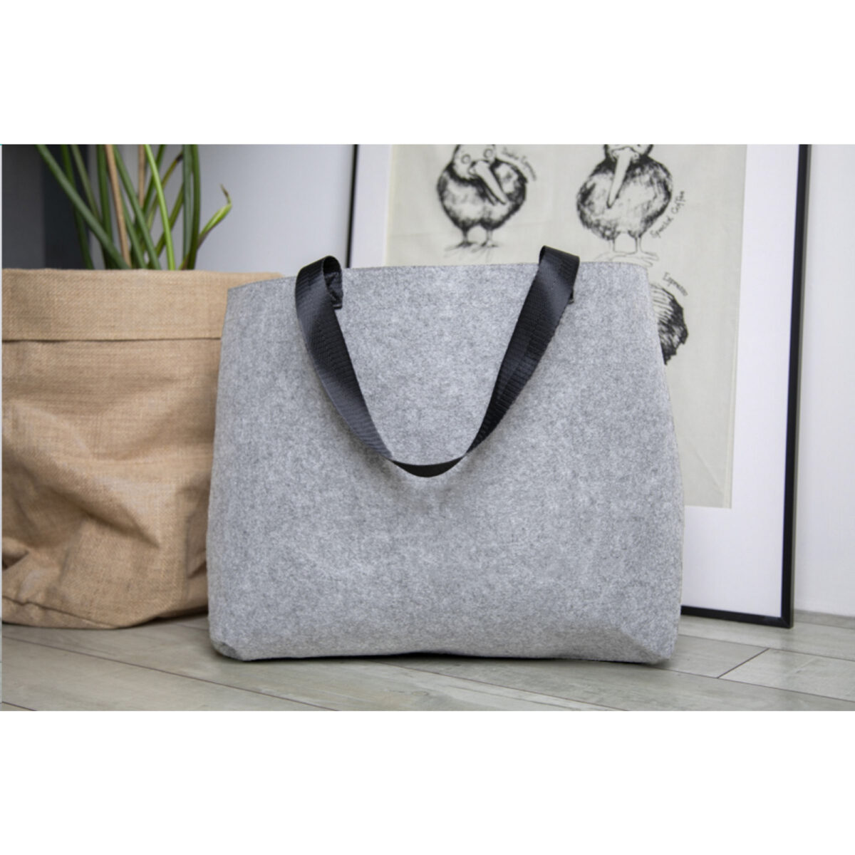 Totebag recyclé 20L en feutre RPET fabriqué à partir de bouteilles PET recyclées, personnalisable en sérigraphie (1 ou 2 couleurs)
