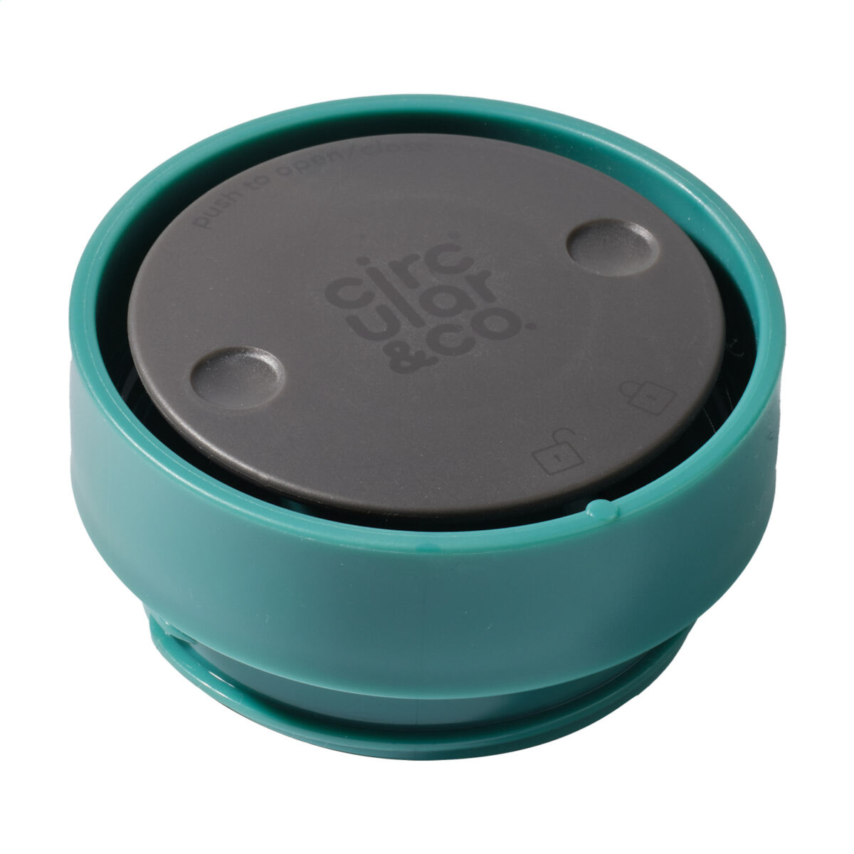 Tasse thermos réutilisable 225 ml, fabriquée en 98% d’acier inoxydable recyclé avec un couvercle innovant Quick-Click™. Personnalisation par gravure laser (avec ou sans nominatif) sur une zone de 35 x 35 mm. Dimensions : 8,4 x 12,8 cm – Poids : 231g – Disponible en blanc, bleu, vert et noir.