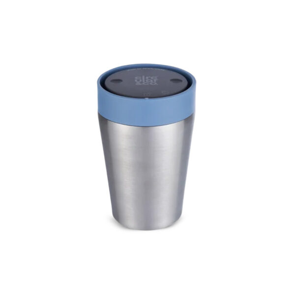 Tasse thermos réutilisable 225 ml, fabriquée en 98% d’acier inoxydable recyclé avec un couvercle innovant Quick-Click™. Personnalisation par gravure laser (avec ou sans nominatif) sur une zone de 35 x 35 mm. Dimensions : 8,4 x 12,8 cm – Poids : 231g – Disponible en blanc, bleu, vert et noir.