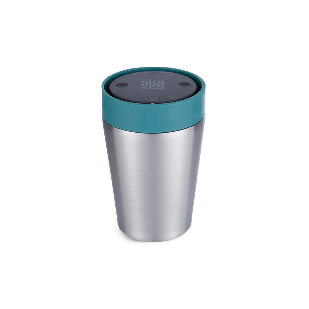 Tasse thermos réutilisable 225 ml, fabriquée en 98% d’acier inoxydable recyclé avec un couvercle innovant Quick-Click™. Personnalisation par gravure laser (avec ou sans nominatif) sur une zone de 35 x 35 mm. Dimensions : 8,4 x 12,8 cm – Poids : 231g – Disponible en blanc, bleu, vert et noir.