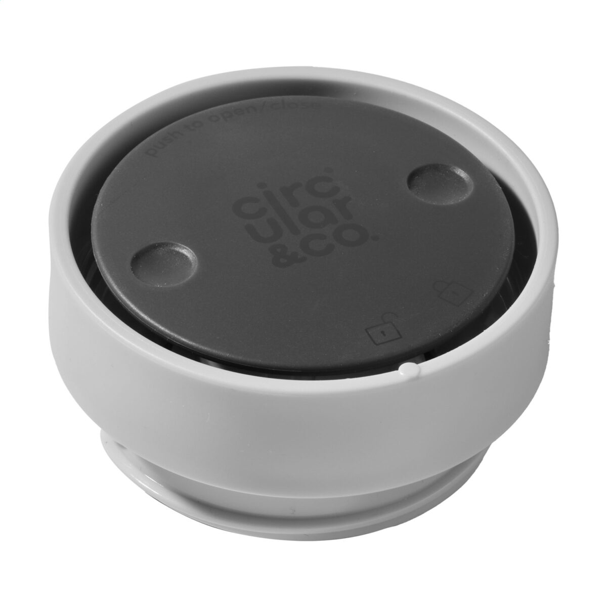 Tasse thermos réutilisable 225 ml, fabriquée en 98% d’acier inoxydable recyclé avec un couvercle innovant Quick-Click™. Personnalisation par gravure laser (avec ou sans nominatif) sur une zone de 35 x 35 mm. Dimensions : 8,4 x 12,8 cm – Poids : 231g – Disponible en blanc, bleu, vert et noir.