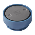 Tasse thermos réutilisable 225 ml, fabriquée en 98% d’acier inoxydable recyclé avec un couvercle innovant Quick-Click™. Personnalisation par gravure laser (avec ou sans nominatif) sur une zone de 35 x 35 mm. Dimensions : 8,4 x 12,8 cm – Poids : 231g – Disponible en blanc, bleu, vert et noir.