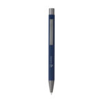 Stylo bille en aluminium recyclé, léger et élégant, avec encre bleue. Personnalisation par gravure laser ou impression numérique (quadri) sur plusieurs zones de marquage. Dimensions : 13,5 x 1 cm – Poids : 18g – Disponible en 8 couleurs.
