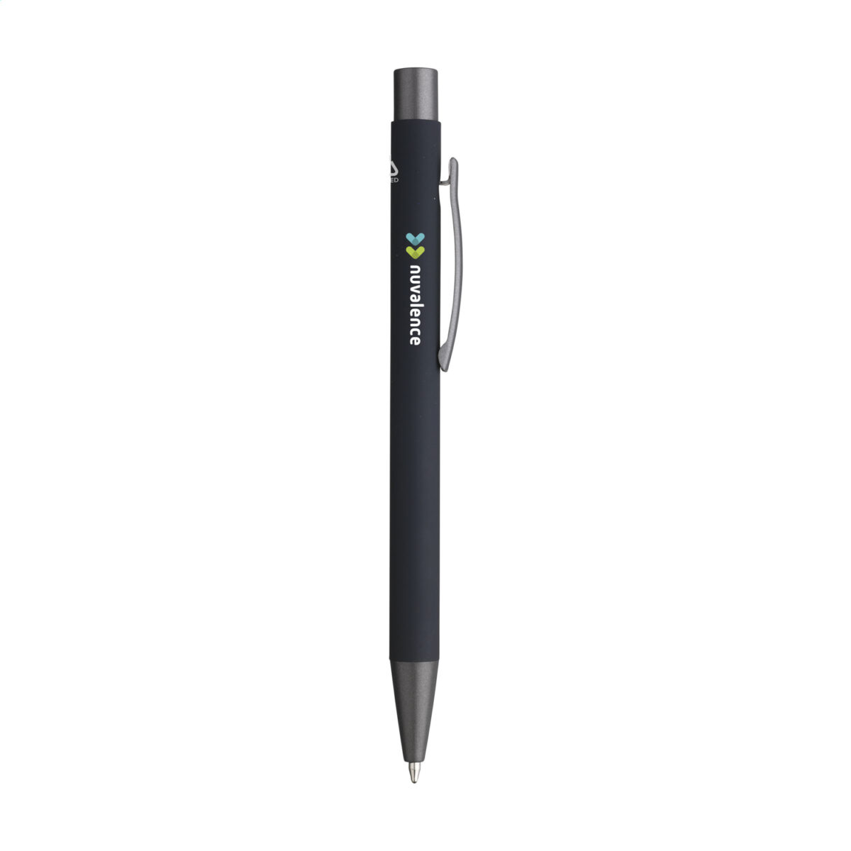 Stylo bille en aluminium recyclé, léger et élégant, avec encre bleue. Personnalisation par gravure laser ou impression numérique (quadri) sur plusieurs zones de marquage. Dimensions : 13,5 x 1 cm – Poids : 18g – Disponible en 8 couleurs.