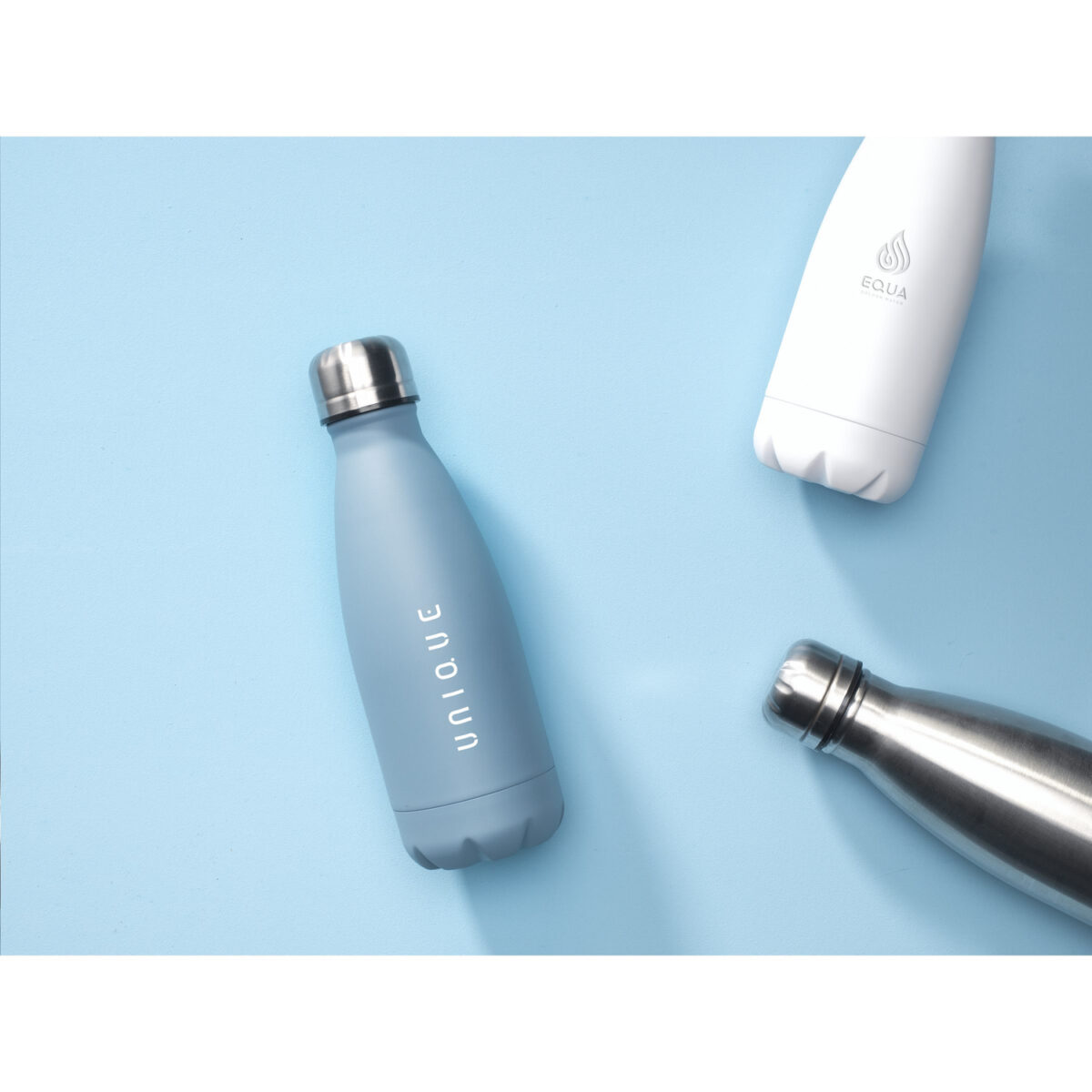bouteille en acier recyclé <strong data-start="291" data-end="324">Bouteille réutilisable 500 ml</strong>, fabriquée en <strong data-start="339" data-end="367">acier inoxydable recyclé</strong>. <strong data-start="369" data-end="440">Personnalisation par gravure laser ou impression numérique (quadri)</strong> sur plusieurs zones. <strong data-start="462" data-end="488">Dimensions : 7 x 22 cm</strong> – <strong data-start="491" data-end="507">Poids : 135g</strong> – Disponible en <strong data-start="524" data-end="538">6 couleurs</strong>.