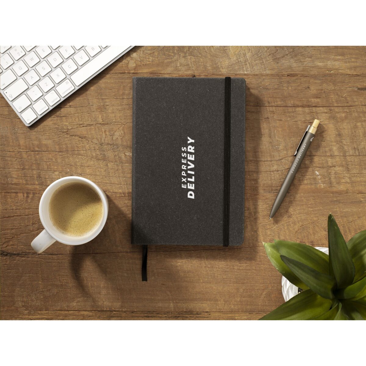 stylo bille recyclé Stylo à bille à <strong data-start="161" data-end="176">encre bleue</strong> avec un <strong data-start="185" data-end="220">corps en aluminium 100% recyclé</strong>, un <strong data-start="225" data-end="254">bouton-poussoir en bambou</strong> et un <strong data-start="261" data-end="287">support en ABS recyclé</strong>. Certifié <strong data-start="298" data-end="305">GRS</strong>, il contribue à la réduction de l'empreinte écologique.