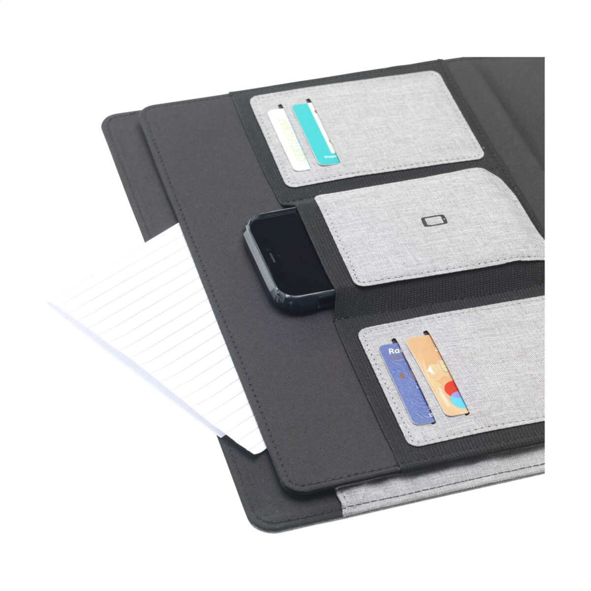 porte-documents A4,conférencier RPET,porte-documents écologique,conférencier gravé <strong data-start="248" data-end="283">Conférencier A4 en RPET recyclé</strong>, équipé de <strong data-start="295" data-end="322">plusieurs compartiments</strong>, d’un <strong data-start="329" data-end="347">bloc-notes FSC</strong> et d’une <strong data-start="357" data-end="378">boucle pour stylo</strong>. <strong data-start="380" data-end="416" data-is-only-node="">Personnalisable en gravure laser</strong>, avec option <strong data-start="430" data-end="450">nom personnalisé</strong>.