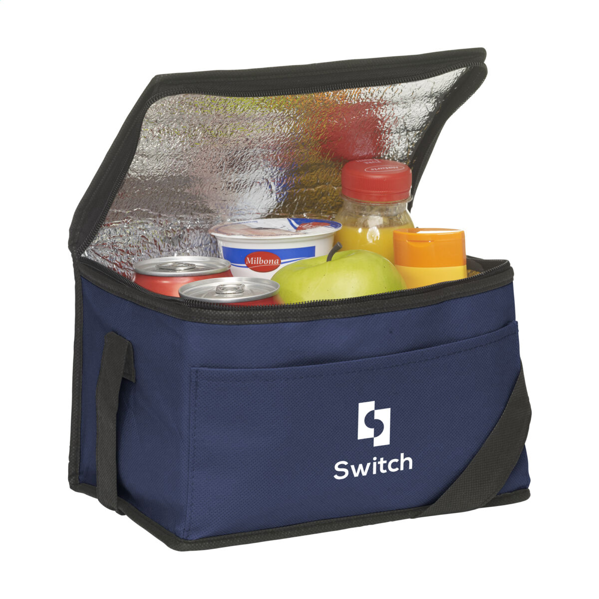 glacière isotherme 4L,sac glacière recyclé Cette <strong data-start="232" data-end="269">glacière isotherme compacte de 4L</strong> est fabriquée en <strong data-start="287" data-end="326">polyester recyclé non tissé 80 g/m²</strong>, certifié <strong data-start="337" data-end="344">GRS</strong> avec <strong data-start="350" data-end="377">82% de matière recyclée</strong>. Idéale pour transporter <strong data-start="403" data-end="425">jusqu'à 6 canettes</strong> ou des repas, elle maintient la température grâce à son revêtement isotherme. Fonctionnelle et légère (<strong data-start="529" data-end="537">40 g</strong>), elle dispose d'une <strong data-start="559" data-end="582">sangle de transport</strong> et d'une fermeture zippée. Disponible en <strong data-start="624" data-end="656">blanc, marine, rouge et noir</strong>, elle est personnalisable en <strong data-start="686" data-end="711">sérigraphie 1 couleur</strong> sur la face supérieure (<strong data-start="736" data-end="751">150 x 70 mm</strong>) ou sur la poche avant (<strong data-start="776" data-end="791">150 x 60 mm</strong>).