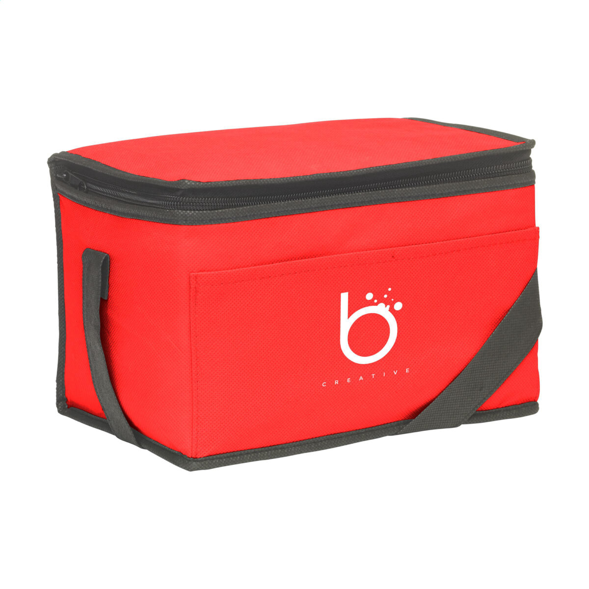 glacière isotherme 4L,sac glacière recyclé Cette <strong data-start="232" data-end="269">glacière isotherme compacte de 4L</strong> est fabriquée en <strong data-start="287" data-end="326">polyester recyclé non tissé 80 g/m²</strong>, certifié <strong data-start="337" data-end="344">GRS</strong> avec <strong data-start="350" data-end="377">82% de matière recyclée</strong>. Idéale pour transporter <strong data-start="403" data-end="425">jusqu'à 6 canettes</strong> ou des repas, elle maintient la température grâce à son revêtement isotherme. Fonctionnelle et légère (<strong data-start="529" data-end="537">40 g</strong>), elle dispose d'une <strong data-start="559" data-end="582">sangle de transport</strong> et d'une fermeture zippée. Disponible en <strong data-start="624" data-end="656">blanc, marine, rouge et noir</strong>, elle est personnalisable en <strong data-start="686" data-end="711">sérigraphie 1 couleur</strong> sur la face supérieure (<strong data-start="736" data-end="751">150 x 70 mm</strong>) ou sur la poche avant (<strong data-start="776" data-end="791">150 x 60 mm</strong>).