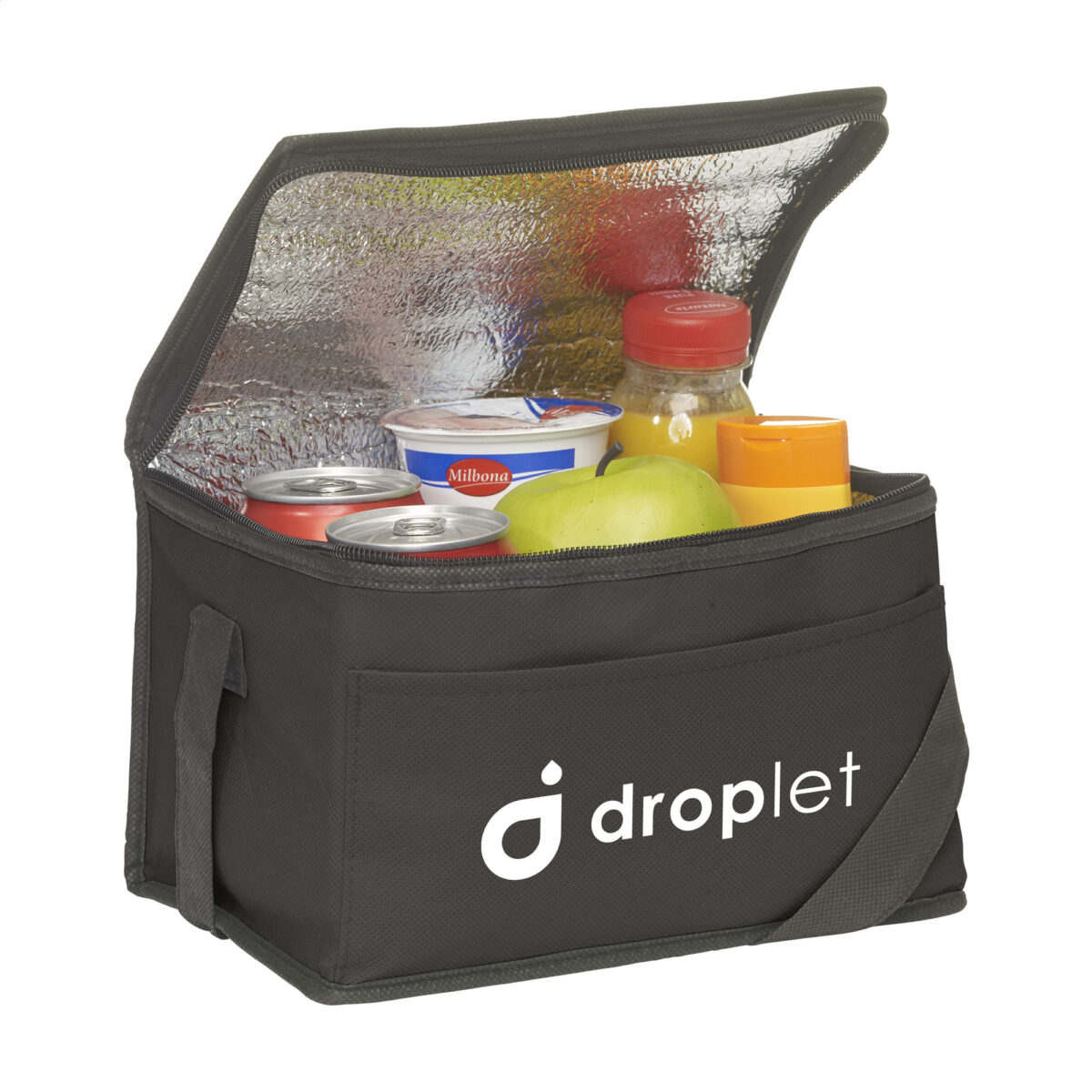 glacière isotherme 4L,sac glacière recyclé Cette <strong data-start="232" data-end="269">glacière isotherme compacte de 4L</strong> est fabriquée en <strong data-start="287" data-end="326">polyester recyclé non tissé 80 g/m²</strong>, certifié <strong data-start="337" data-end="344">GRS</strong> avec <strong data-start="350" data-end="377">82% de matière recyclée</strong>. Idéale pour transporter <strong data-start="403" data-end="425">jusqu'à 6 canettes</strong> ou des repas, elle maintient la température grâce à son revêtement isotherme. Fonctionnelle et légère (<strong data-start="529" data-end="537">40 g</strong>), elle dispose d'une <strong data-start="559" data-end="582">sangle de transport</strong> et d'une fermeture zippée. Disponible en <strong data-start="624" data-end="656">blanc, marine, rouge et noir</strong>, elle est personnalisable en <strong data-start="686" data-end="711">sérigraphie 1 couleur</strong> sur la face supérieure (<strong data-start="736" data-end="751">150 x 70 mm</strong>) ou sur la poche avant (<strong data-start="776" data-end="791">150 x 60 mm</strong>).