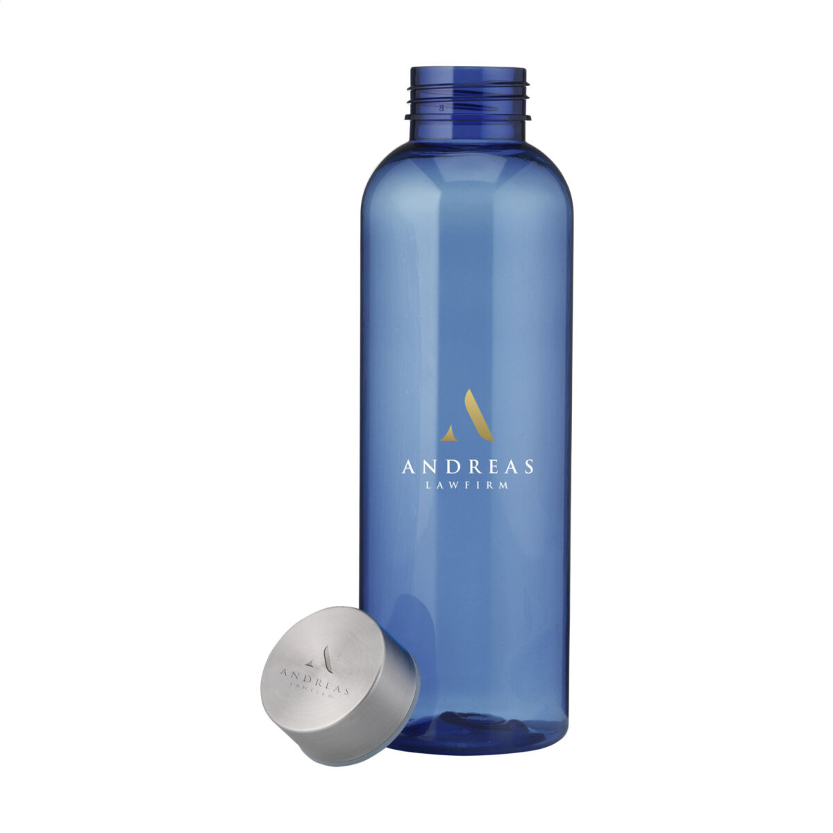 Bouteille d'eau de 500 ml en PET recyclé (RPET) avec un bouchon en inox. Disponible en plusieurs couleurs : translucide, bleu, turquoise, orange, rouge, vert et noir. Personnalisation par gravure laser sur le bouchon (30 mm) ou impression numérique en quadri sur différentes zones : 24 x 135 mm (face avant), 208 x 150 mm (circulaire). Option de marquage nominatif. Poids : 70 g. Dimensions : 6,5 x 21 cm.