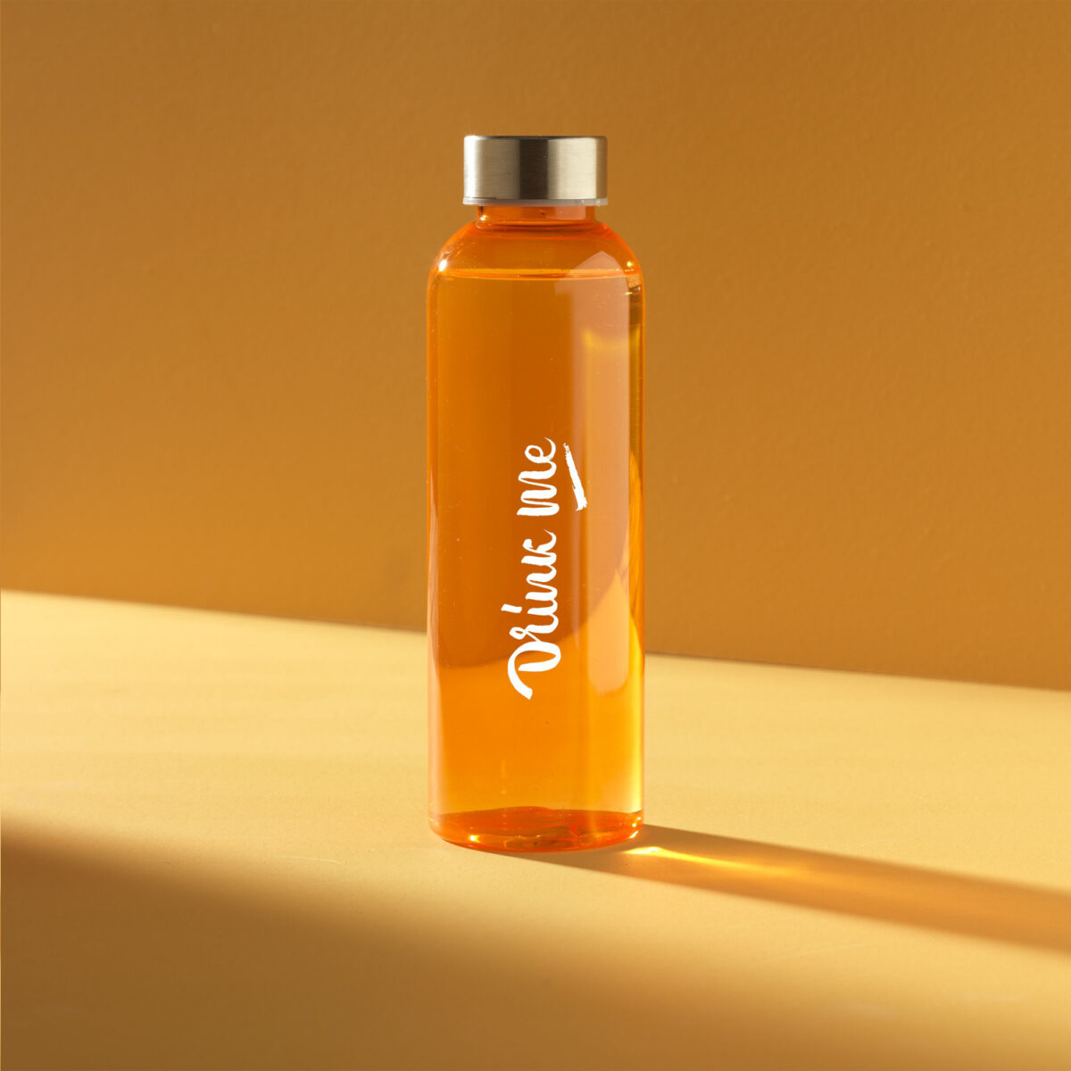 bouteille réutilisable Bouteille <strong data-start="249" data-end="279">réutilisable et écologique</strong>, fabriquée en <strong data-start="294" data-end="315">RPET 100% recyclé</strong>. Avec son <strong data-start="326" data-end="345">bouchon en inox</strong> et sa contenance de <strong data-start="366" data-end="376">500 ml</strong>, elle est idéale pour un usage quotidien. Disponible en plusieurs coloris : <strong data-start="453" data-end="514">translucide, bleu, turquoise, orange, rouge, vert et noir</strong>.