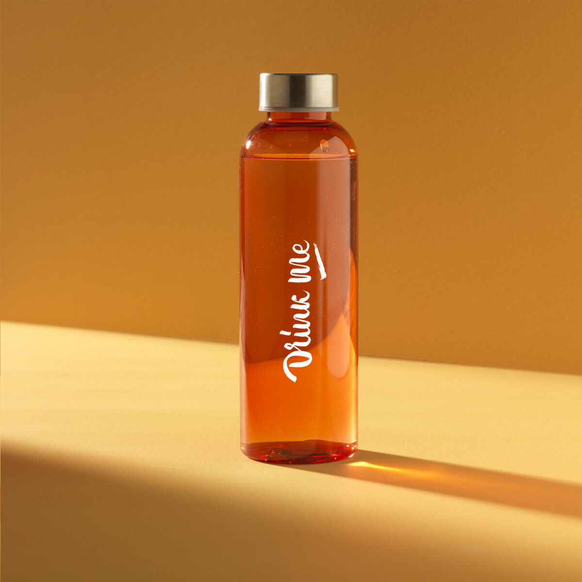 bouteille réutilisable Bouteille <strong data-start="249" data-end="279">réutilisable et écologique</strong>, fabriquée en <strong data-start="294" data-end="315">RPET 100% recyclé</strong>. Avec son <strong data-start="326" data-end="345">bouchon en inox</strong> et sa contenance de <strong data-start="366" data-end="376">500 ml</strong>, elle est idéale pour un usage quotidien. Disponible en plusieurs coloris : <strong data-start="453" data-end="514">translucide, bleu, turquoise, orange, rouge, vert et noir</strong>.