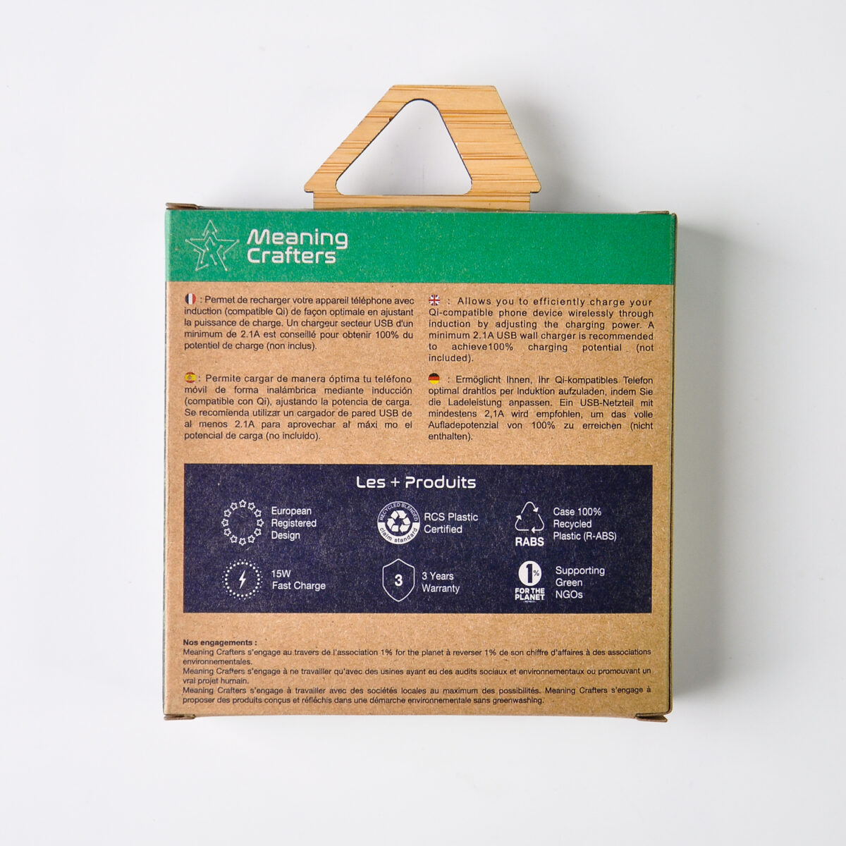 chargeur induction recyclé <strong data-start="169" data-end="195" data-is-only-node="">Chargeur induction 15W</strong> en plastique <strong data-start="209" data-end="224">ABS recyclé</strong>, certifié RCS. Compatible avec les appareils équipés de la charge sans fil. Inclut un <strong data-start="343" data-end="365">câble USB-C en TPE</strong> et un manuel d'utilisation dématérialisé. Zone de marquage de 75x75 mm, personnalisable par <strong data-start="444" data-end="461">gravure laser</strong>.