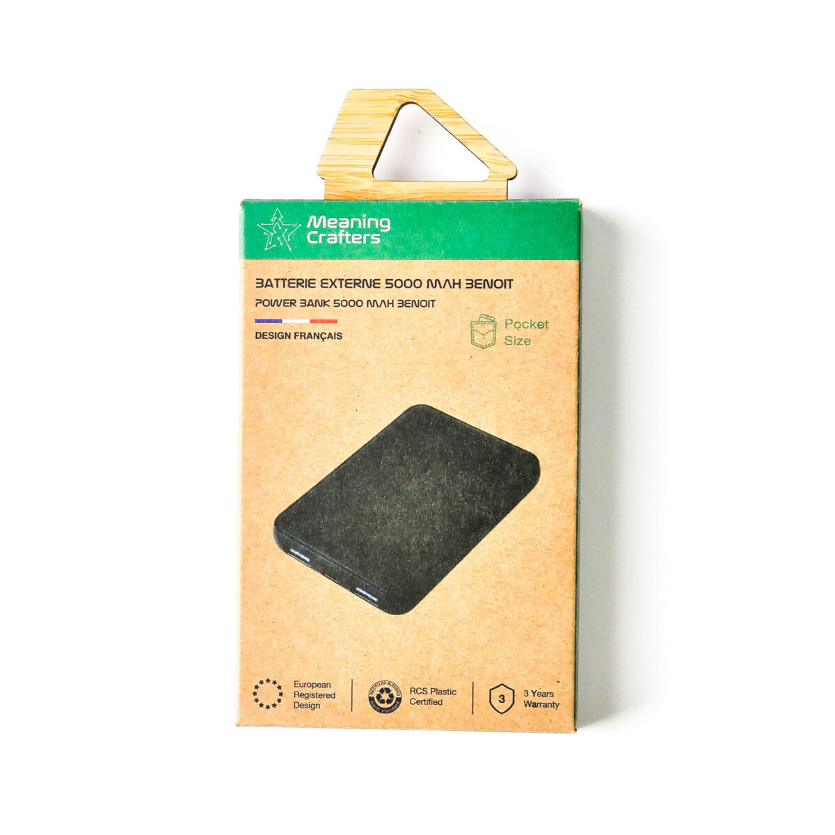 batterie externe personnalisable en RPET 5000 mAh <strong data-start="155" data-end="199" data-is-only-node="">Batterie externe en RPET 5000 mAh </strong> au format compact, dimensions 10 x 6,7 x 1,3 cm, poids 120 g. Coque en R-PET noir, capacité de 5000 mAh. Personnalisation par gravure laser sur une large zone de 100 x 67 mm.