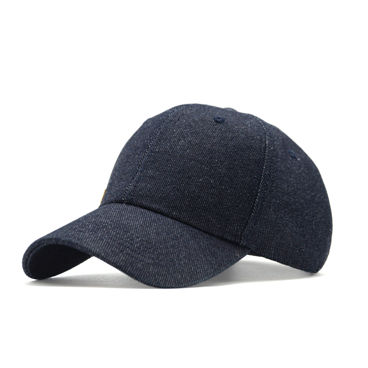 casquette française en coton bio personnalisable Casquette en <strong data-start="2005" data-end="2027">coton bio 280 g/m²</strong>, dimensions 21 x 17 x 11 cm, taille unique. <strong data-start="2072" data-end="2092">Personnalisation</strong> par broderie ou broderie 3D sur une zone de 40 x 80 mm. <strong data-start="2149" data-end="2178">Éléments personnalisables</strong> : couleurs des pans, visière, fermeture et choix des matières. Fabrication française dans un atelier à Montpellier. Plus de 30 coloris <strong data-start="2314" data-end="2325">Pantone</strong> disponibles.