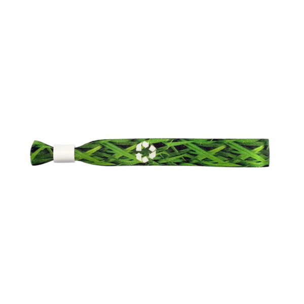 Bracelet en RPET personnalisable en sublimation. Impression recto-verso 35 x 1,5 cm avec visuels durables. Fabriqué en Europe. Couleurs sur mesure.