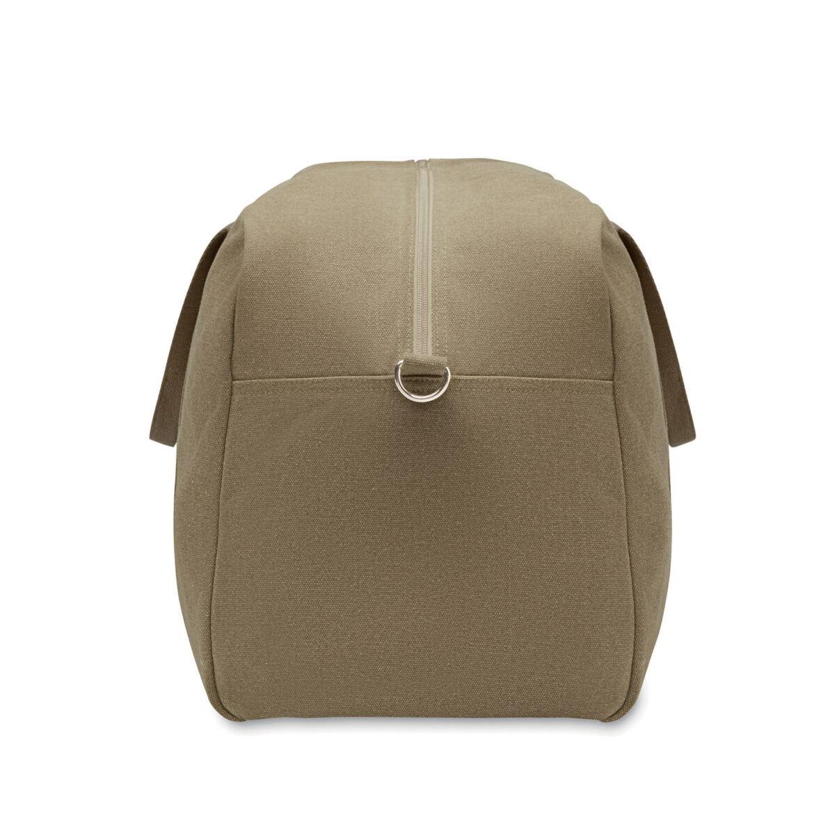 sac de voyage en coton recyclé Sac de voyage en <b>tissu recyclé 450 g/m²</b> composé de <b>60% coton recyclé</b> et <b>40% polyester recyclé</b>, avec <b>sangle en coton réglable et détachable</b>, dimensions <b>57 x 33 x 27,5 cm</b> pour un poids de <b>0,52 kg</b>, personnalisable en <b>sérigraphie 1 ou 2 couleurs</b> ou en <b>transfert numérique quadri</b> sur des zones de marquage dédiées.