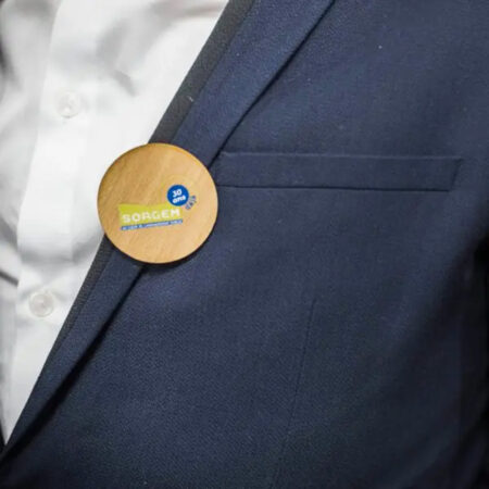 Badge rond en bois – vue 2