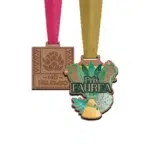 Médaille MDF personnalisée avec cordon satin – vue 3
