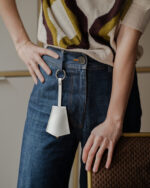 Porte-clés cloche en cuir recyclé | Fabriqué en France | Certifié OEKO-TEX – Image 3