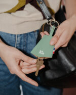 Porte-clés cloche en cuir recyclé | Fabriqué en France | Certifié OEKO-TEX – Image 2