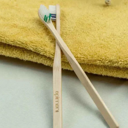 Brosse à dents en bois gravée laser - Origine France Garantie – vue 2