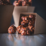 Popcorn chocolat noir français bio – fleur de sel, 80 g ou 40 g – vue 3